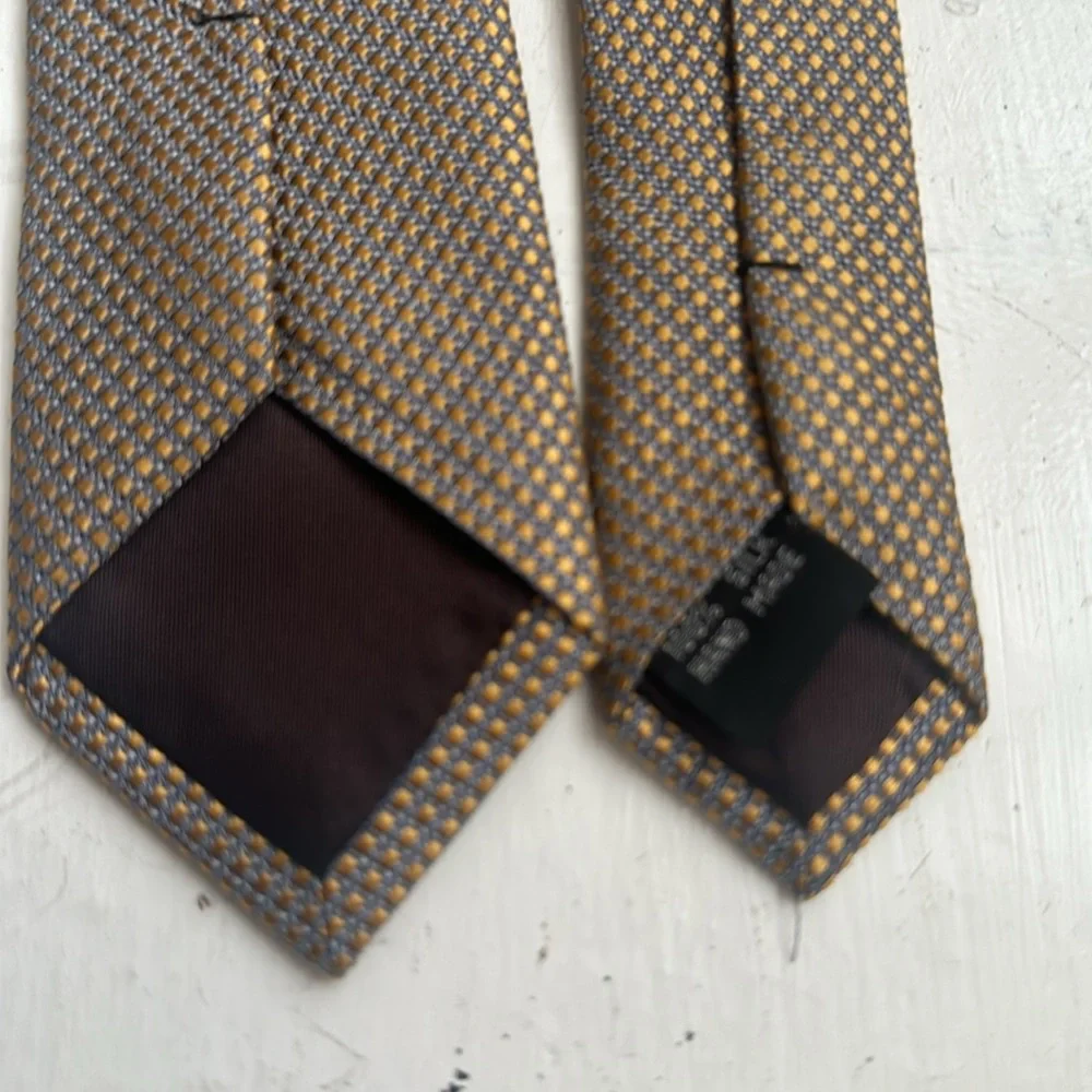Michael Kors Slim Skinny Gold Blue Hand Made 100% Silk Jacquard Tie